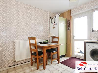 FITTED KITCHEN / DINER